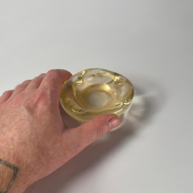 Small Murano Glass Bowl with Gold Inclusions by Archimede Seguso, Italy, 1980s For Sale - Image 4 of 10