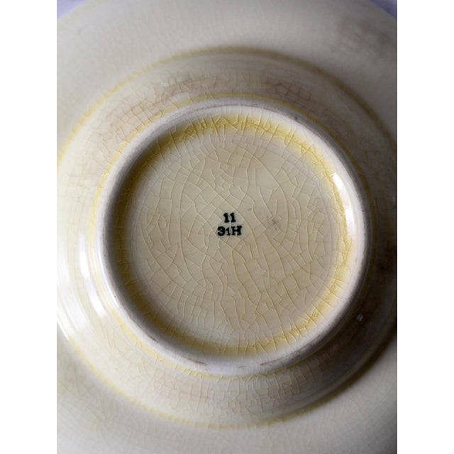 American Vintage 1930s Mount Clemens Pottery Illustrated Dish With Cat For Sale - Image 3 of 9