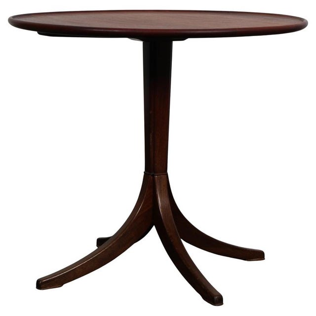Brown Vintage Round Coffee Table in Mahogany by Frits Henningsen, Denmark, 1950s For Sale - Image 8 of 8