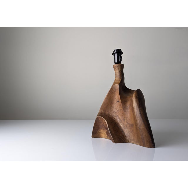 Brown Modern Sculptural Table Lamp in Carved Olive Wood, 1970s For Sale - Image 8 of 18