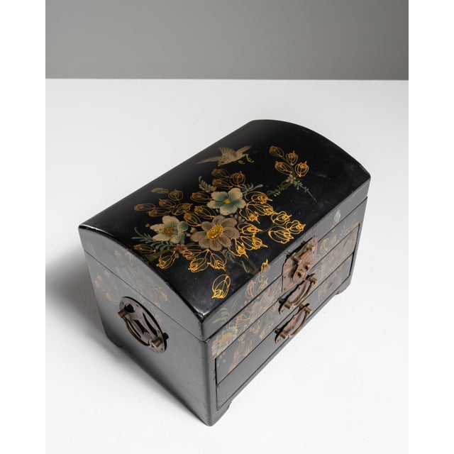 20th Century Chinese Black Lacquered Box with Brass Mounts For Sale In Greensboro - Image 6 of 15