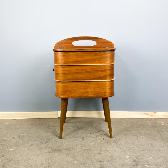 Folding Sewing Box in Walnut and Beech, 1960s For Sale - Image 4 of 9