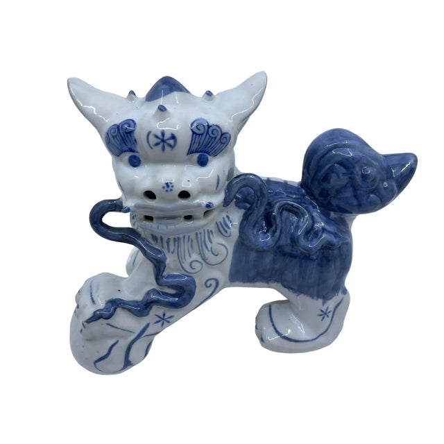 Chinoiserie Vintage Blue and White Chinoiserie Foo Dog Statue For Sale - Image 3 of 8