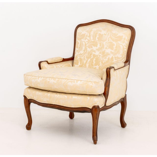 Late 20th Century Louis XV Style White Silk Damask Upholstered Walnut Bergere For Sale - Image 5 of 9