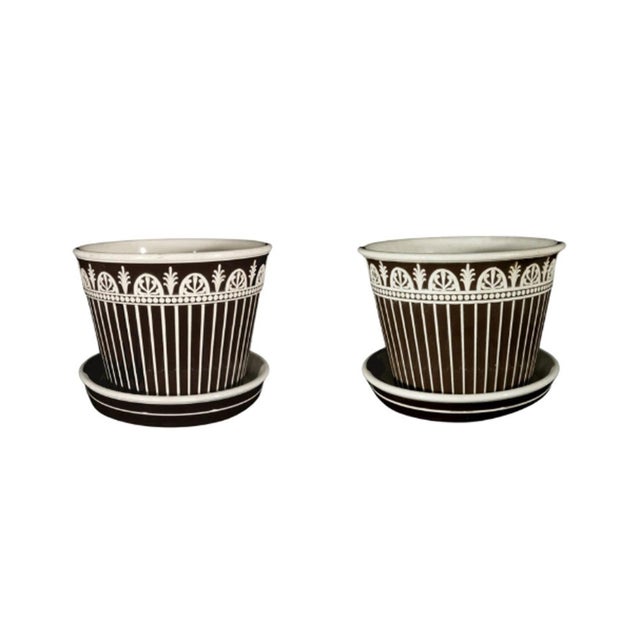 Neoclassical Wedgwood Neoclassical Large Pair of Pearlware Cachepots and Stands For Sale - Image 3 of 12