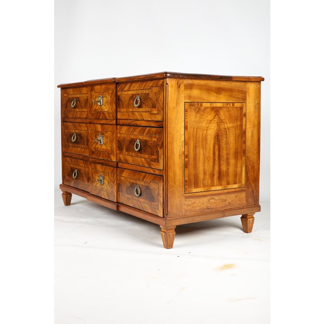 Brown Louis Seize Chest of Drawers in Walnut, 1790 For Sale - Image 8 of 18