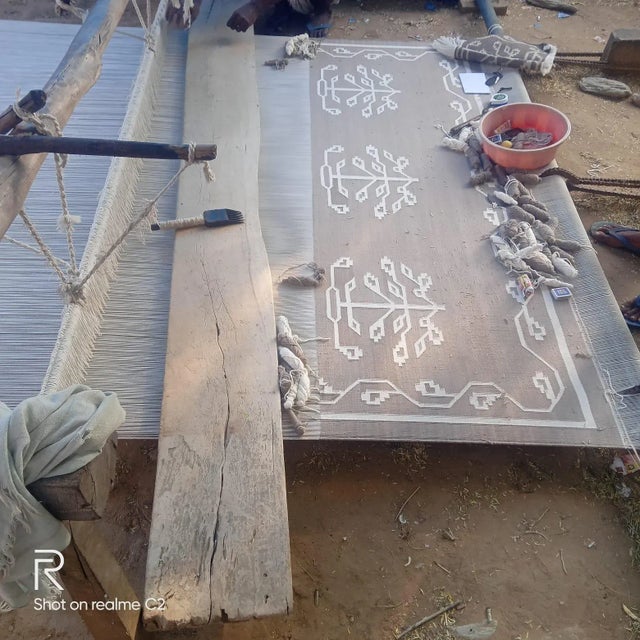 Handmade Cotton Natural Vegetable Dyed, Beige & White Flower / Leaf Patterned Rug/Dhurrie -12'x15' For Sale - Image 11 of 11