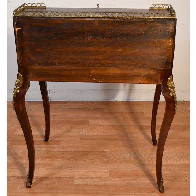 1900s Antique French Louis XV Mahogany Floral Inlay Secretary/ Ladies Desk For Sale - Image 13 of 14