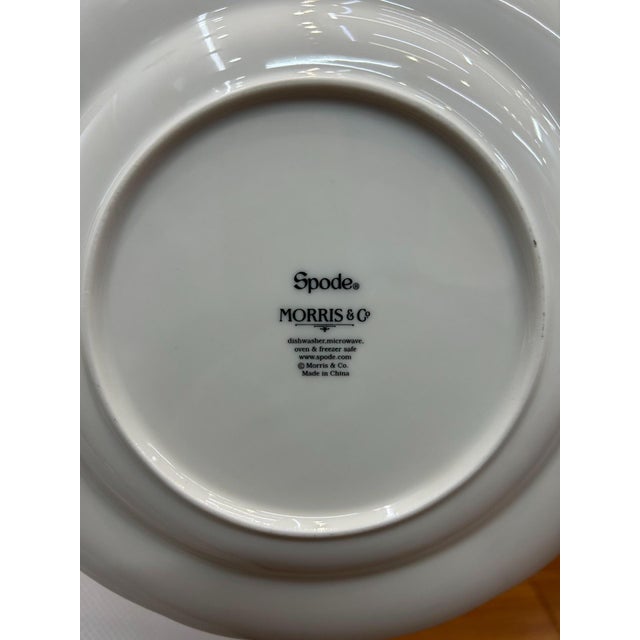 White Spodes Ceramic Dinner Plate With Floral and Botanical Patterns - Set of 4 For Sale - Image 8 of 8