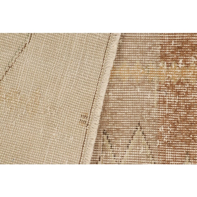Textile Vintage Zeki Müren Rug in Beige-Brown With Geometric Patterns, From Rug & Kilim For Sale - Image 7 of 7
