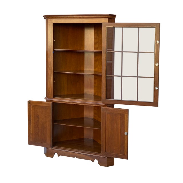 Traditional Light Brown Glass Door Triangle Corner Display