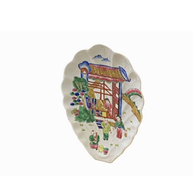Chinese Chinese Off White Porcelain Scenery People Shell Shape Display Plate B For Sale - Image 3 of 6