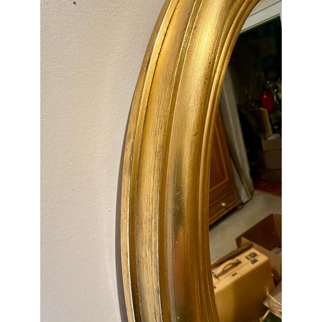 1950s Vintage Oval Italian Giltwood Mirror With Brass Loop Finial For Sale - Image 5 of 11