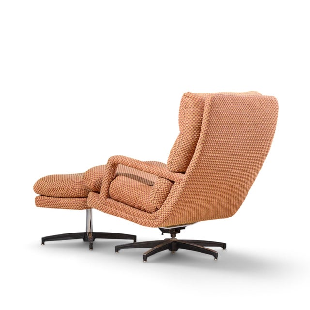 Mid 20th Century Milo Baughman for Directional Mid Century Swivel Lounge Chair With Ottoman For Sale - Image 5 of 9