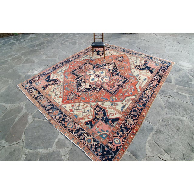 House of Séance - 1900s Antique Persian Heriz Serapi Earth-Toned Large Handwoven Rug - 10'’ X 11'11" For Sale - Image 4 of 12
