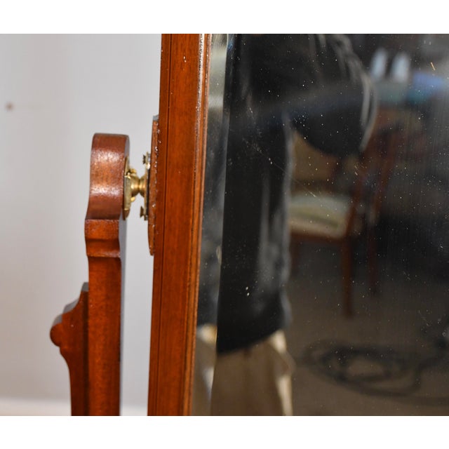 We are pleased to offer this beautiful Antique English Hepplewhite vanity ladies desk , from the 1900s. From Maple & CO...