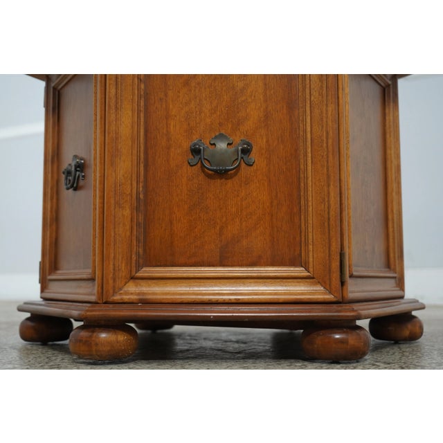 Ethan Allen Nutmeg Maple Hexagon Drum Lamp Table For Sale - Image 9 of 12