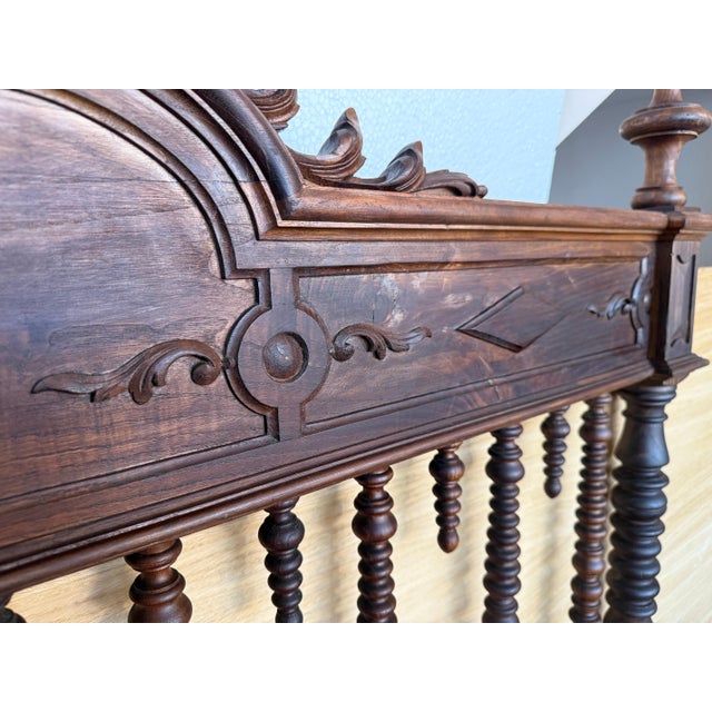 Early 20th Carved Medallions Queen Size Bed, Original Four Poster Lisbon Bed For Sale - Image 11 of 18