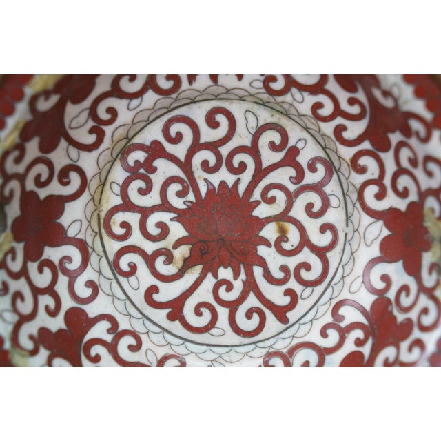 Mid 20th Century Chinese Cloisonne Red & White Crysthanamum Cigarette Cigar Ashtray Dish 5" For Sale - Image 9 of 14