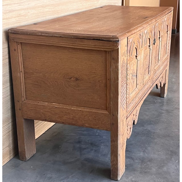 Traditional Early 19th Belgian Bleached Oak Trunk With Original Iron Hardware For Sale - Image 3 of 12