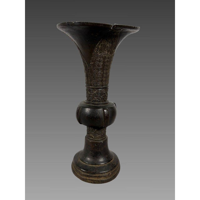 Bronze Gu vase, Song Dynasty (960-1279), Ancient China For Sale - Image 6 of 7