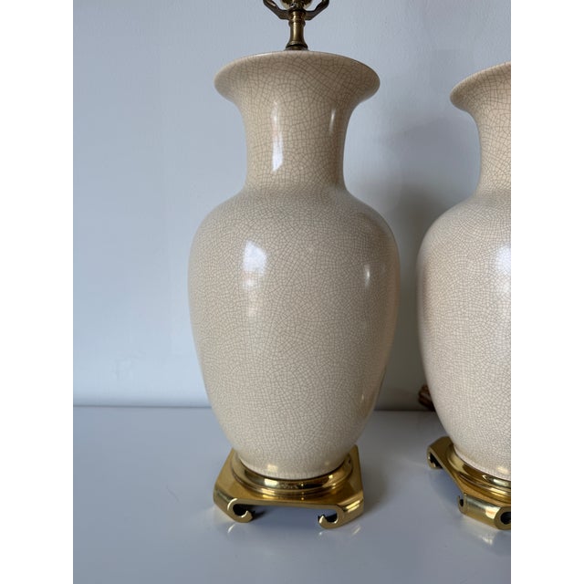 1980s 1980s Vintage Asian Style Cream Beige Crackle Glazed Ceramic & Brass Table Lamps – A Pair For Sale - Image 5 of 12