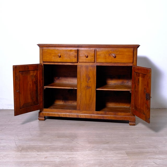 Wood 19th Century Rustic Italian Walnut Sideboard with Doors and Drawers For Sale - Image 7 of 18