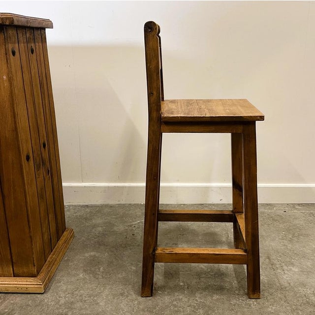 Rustic Wood Bar Counter with Stools, Set of 5 For Sale - Image 12 of 15