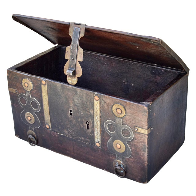 Mid 20th Century Hand-Crafted Brass-Inlaid Asian Wooden Chest Accent For Sale In New York - Image 6 of 10