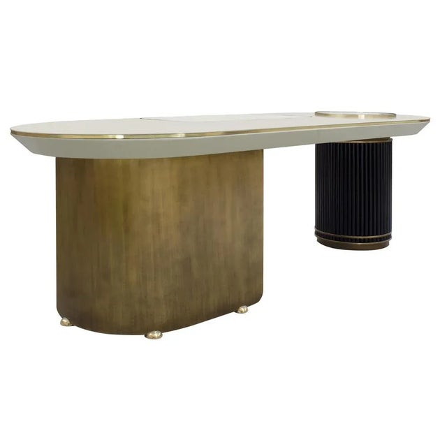 Arizona Desk by Ottiu, in New conditions. Designed from 2000 Signed by Maker