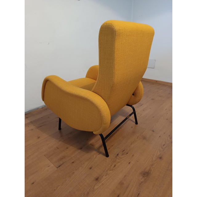 Splendid recliner designed by Marco Zanuso, produced by the Pizzetti company of Rome in the 1950s. The armchair has...