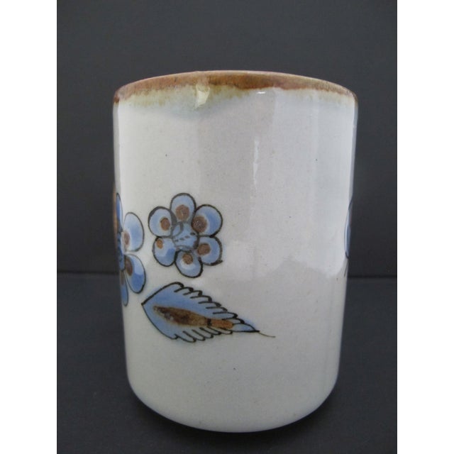 1960s Ken Edwards El Palomar Blue Bird Flowers Mexican Tonala Folk Art Coffee Cup Mug For Sale - Image 5 of 10