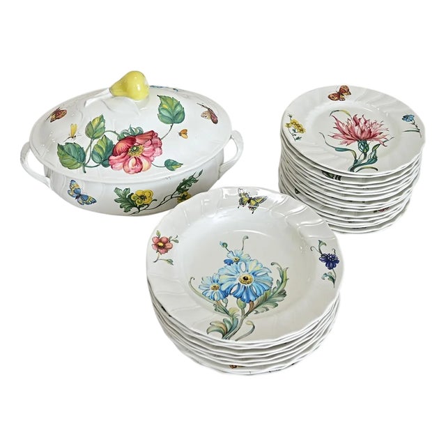Vintage 28-Piece Set of Villeroy & Boch Porcelain in Bouquet Pattern For Sale