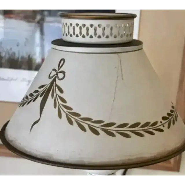 Mid Century Toleware Double Shade Lamp For Sale In New York - Image 6 of 9