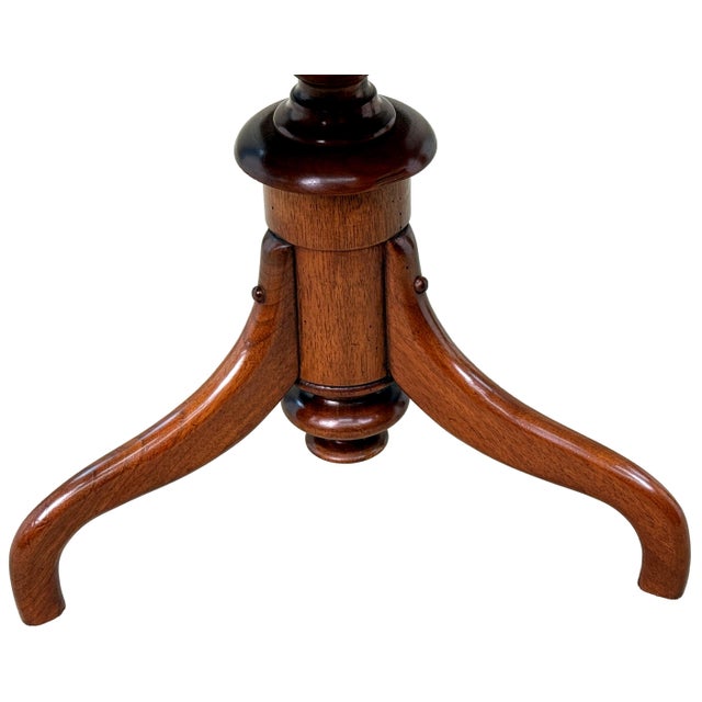 A Very Good Quality And Extremely Attractive Victorian Late 19th Century Burr Walnut Occasional Table, Commonly Known As A...