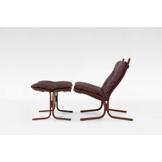 This Siesta Chair & Ottoman set is designed by Ingmar Relling and produced by the Norwegian company Westnofa. The item is...