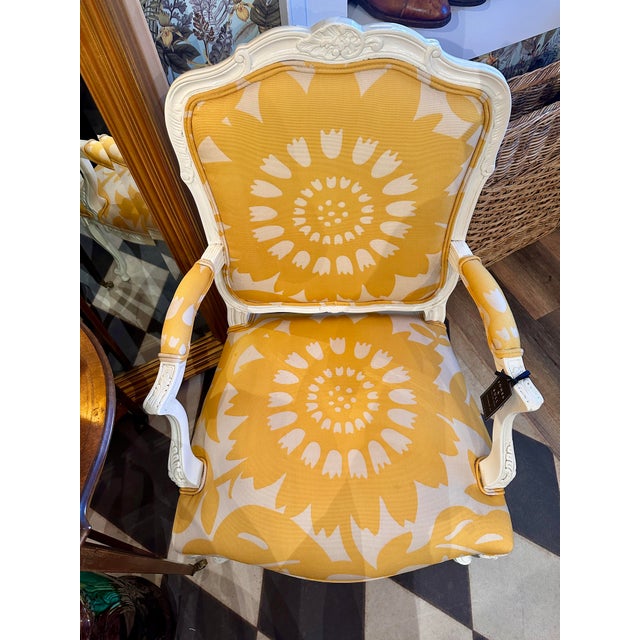 Pair of Vintage Italian Painted Bergere Chairs Upholstered in Yellow and White Linen For Sale - Image 9 of 12