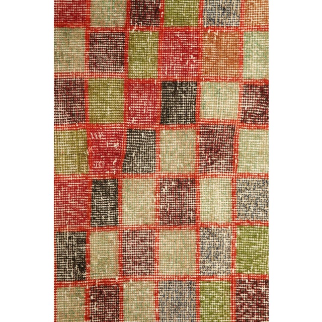 Mid-Century Modern Vintage Zeki Müren Runner Rug in Bright Red With Geometric Pattern | Rug & Kilim For Sale - Image 3 of 7
