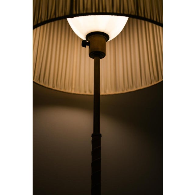 Cream Floor Lamp in Brass and Leather by Harald Notini, 1940s For Sale - Image 8 of 9