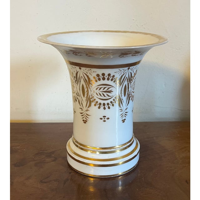 Antique early 19th century French Empire white & gold porcelain flower pot cachepot vase and stand, circa 1820. The vase...