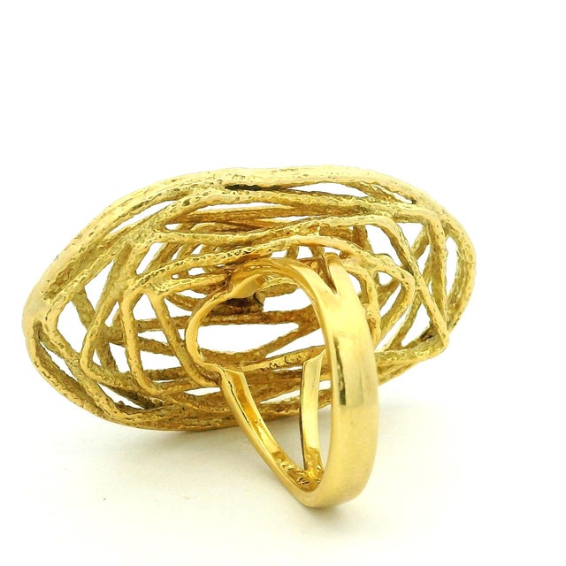 1970s Italian Modernist 18k Gold Openwork Spiral Statement Ring, Size 6 For Sale - Image 9 of 15