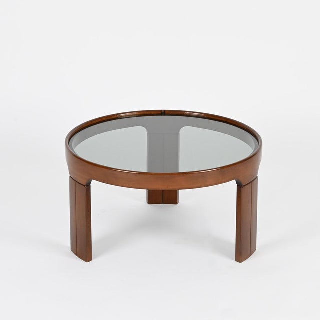 Italian Round Coffee Table in Walnut with Smoked Glass Top from Molteni, 1960s For Sale - Image 9 of 14