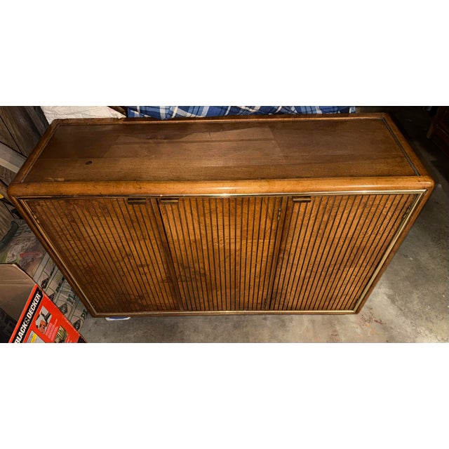 American of Martinsville Authentic Vintage 1960s Mid-Century Modern / Hollywood Regency Style Buffet-Server/Credenza, by American of Martinsville For Sale - Image 4 of 8
