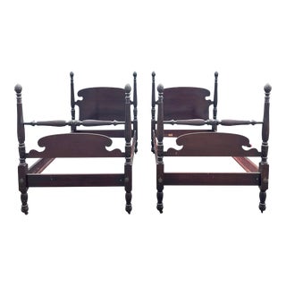 1970s Paine Furniture Vintage Mahogany Pineapple Twin Beds- a Pair For Sale
