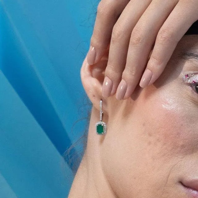 Certified 2.18 Carat Green Emerald and Diamond Modern Earrings- 2 Pieces For Sale - Image 4 of 10