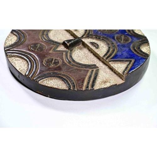 Modern Vintage Mid-20th Century Handcrafted African Mask in Wood For Sale - Image 3 of 5