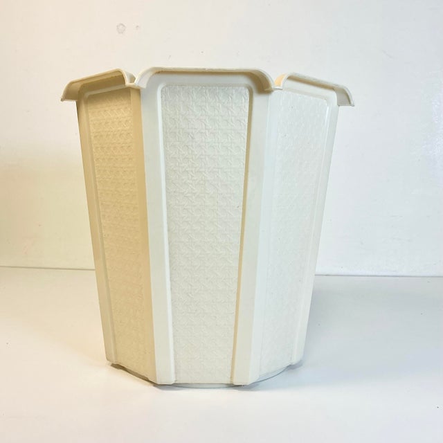 1970s Vintage Americana Coastal Faux Cane Plastic Wastebasket. For Sale - Image 4 of 9