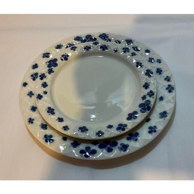 New 1980s 58 Pieces European Dinner Set Diamond Shape Rim With Bleu Decoration by Rosenthal For Sale - Image 13 of 18