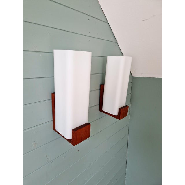 Teak and Satin White Opaline Wall Lights by Louis Kalff for Philips, 1960s, Set of 2 For Sale - Image 6 of 15