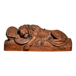 19th Century Bertel Thorvaldsen Lion of Lucerne Grand Tour Wood Sculpture Statue Hand Carved Swiss European Art Switzerland Home Decor For Sale